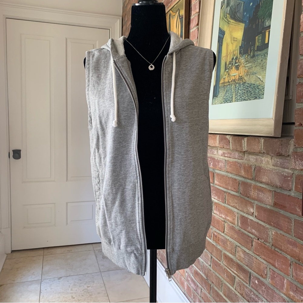 H&M Divided Sleeveless Hooded Sweatshirt 6